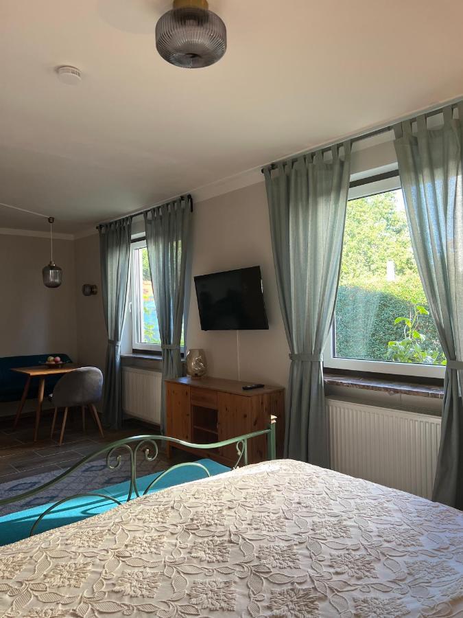 Grosses Mit Terrasse Und Garten Apartment *